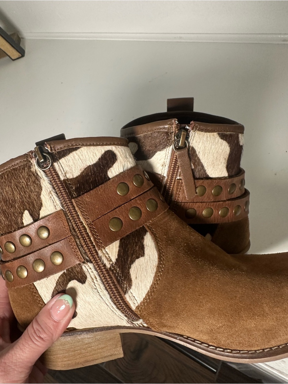 Shyanne Cow Hair Ankle Boots Womens 8.5 Brown Western Booties Studded Harness - Picture 9 of 9